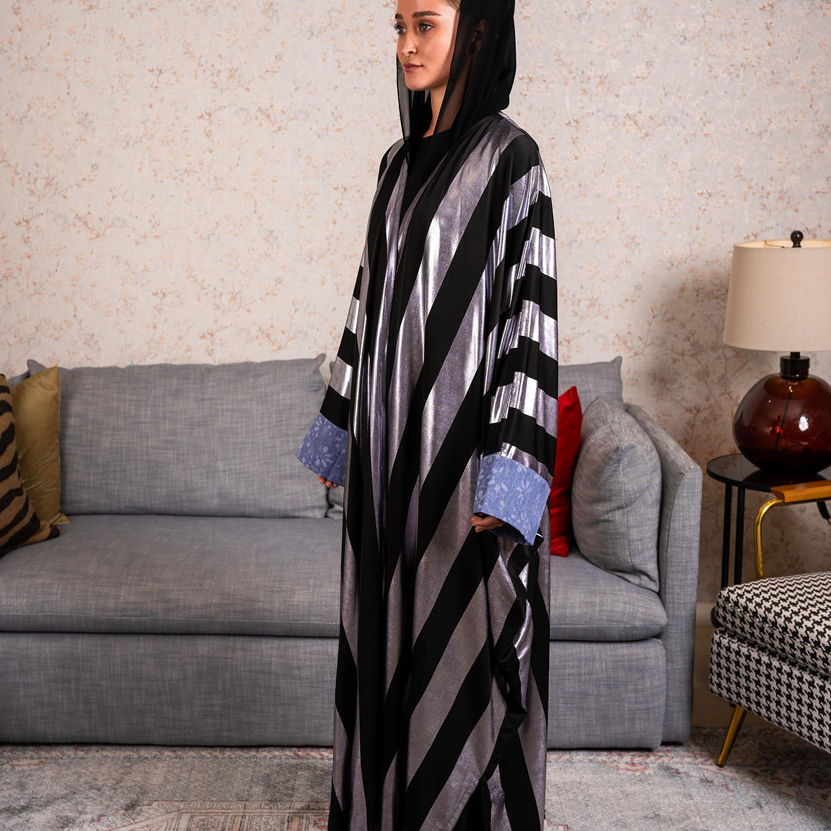 Selver stripe Abaya